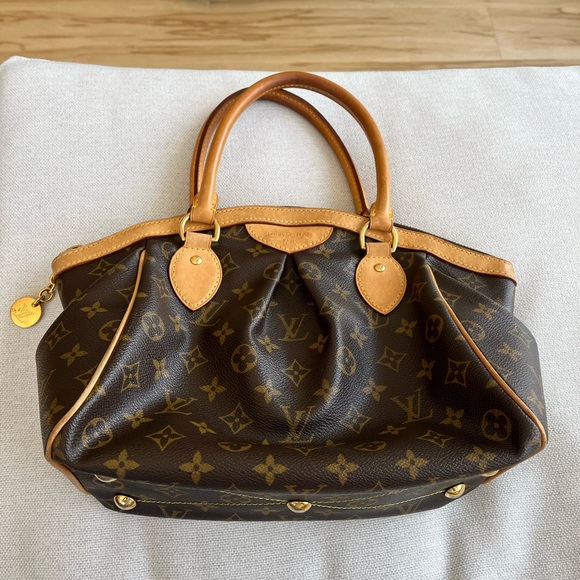 🔥 100% Authentic Louis Vuitton Trivoli Handbag with Dustbag🔥 - Picture 10 of 12